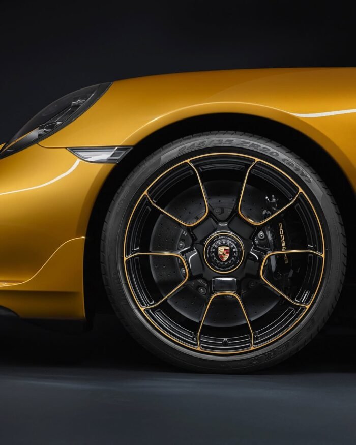 Porsche 911 Turbo S Exclusive Series 991 607PS - Image 9