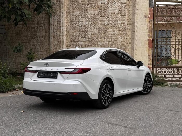 Toyota Camry 80 2024 for Sale - Image 18
