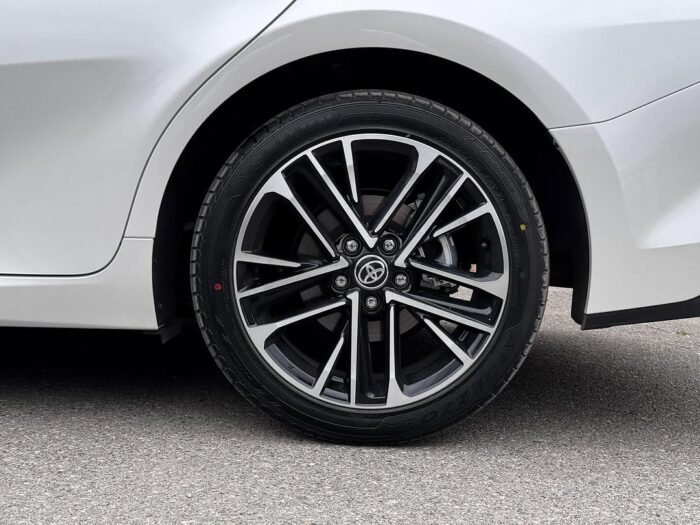 Toyota Camry 80 2024 for Sale - Image 3